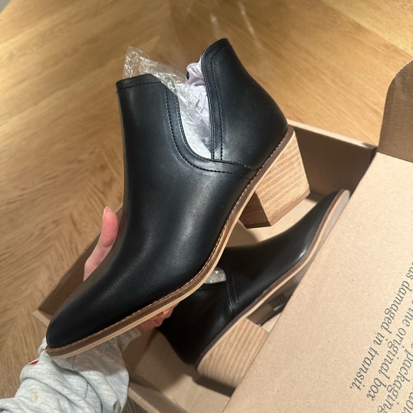 Women Ladies V Side Cut D'Orsay Faux Leather Low Block Heel Pointed Toe Black - Picture 8 of 8